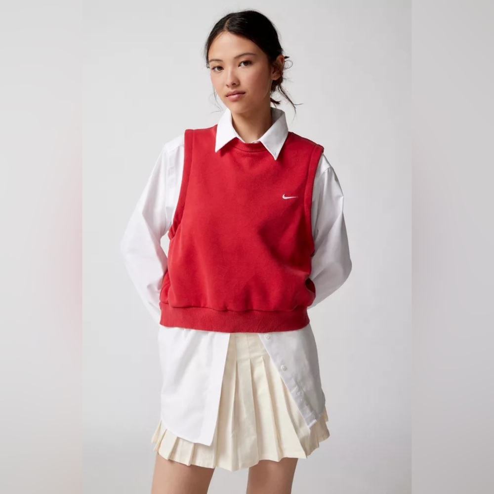 NWT Urban Outfitters Renewal x Reebok Cropped Sweatshirt Vest in Maroon | S/M